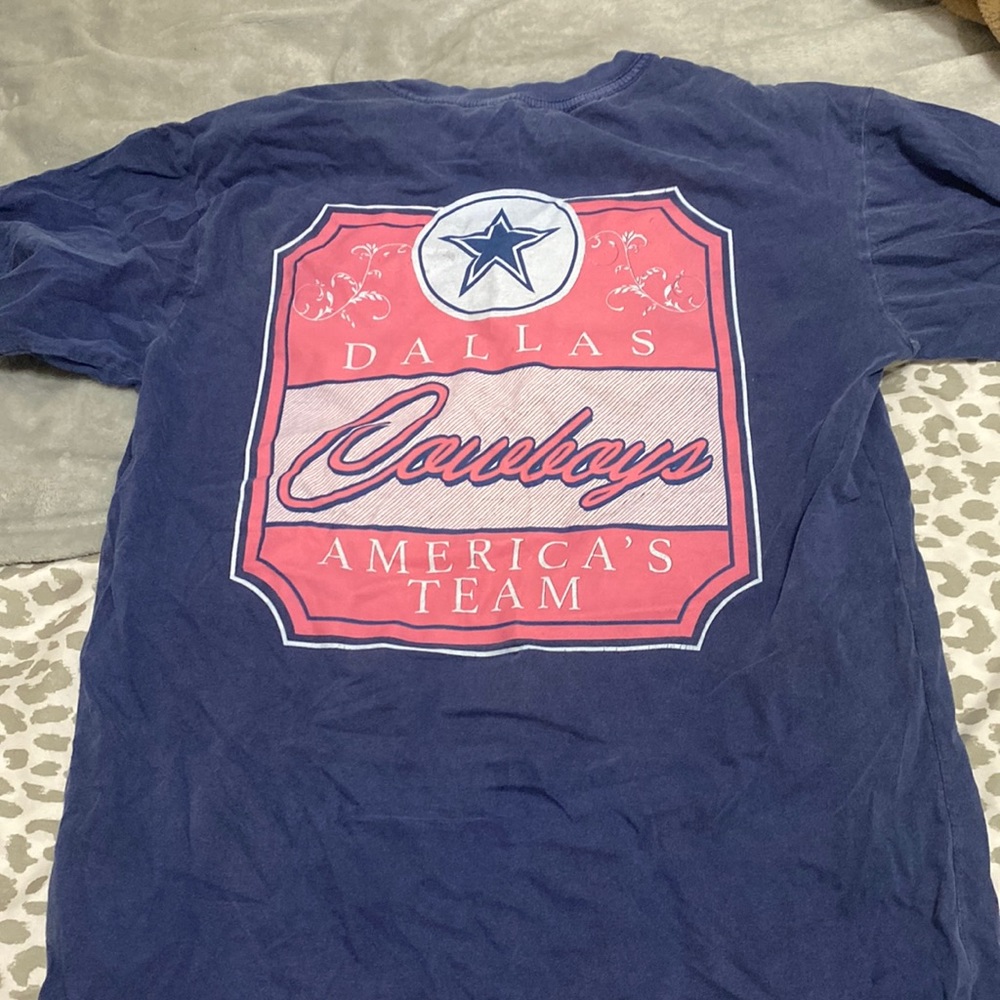 Dallas cowboys t-shirt size SMALL